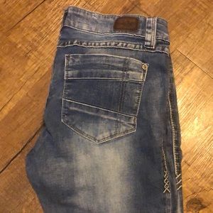 super comfortable jeans! and good color